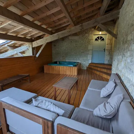 Casa rural Avec Piscine Chauffée, Jacuzzi Et Jardin Privé - Fr-1-653-156 *