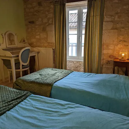 Avec Piscine Chauffee, Jacuzzi Et Jardin Prive - Fr-1-653-156 * Charras