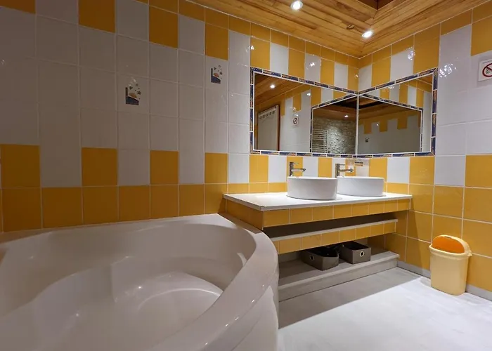 Avec Piscine Chauffee, Jacuzzi Et Jardin Prive - Fr-1-653-156 *